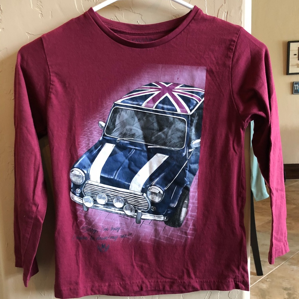 Boys long sleeved t-shirt. EUC. Size 8